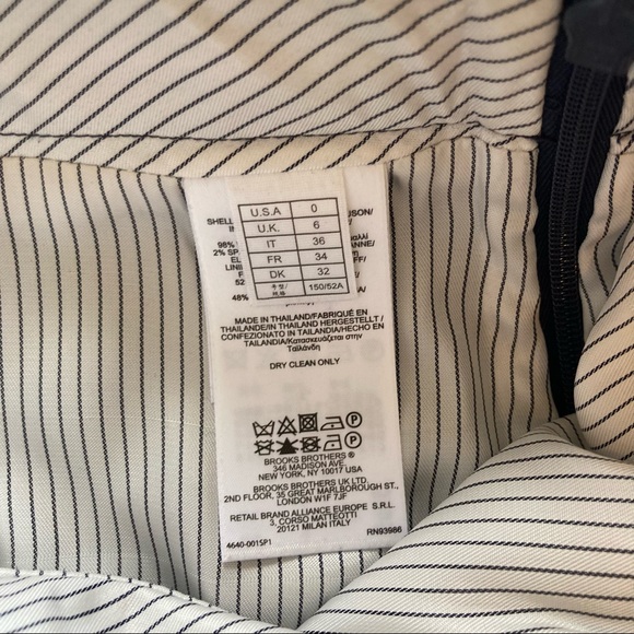 Brooks Brothers navy mini skirt with front pockets & purple trim - Picture 13 of 13